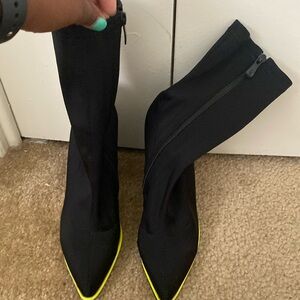 Zip up booties for SALE. Black and yellow! Size 9! Only worn once.